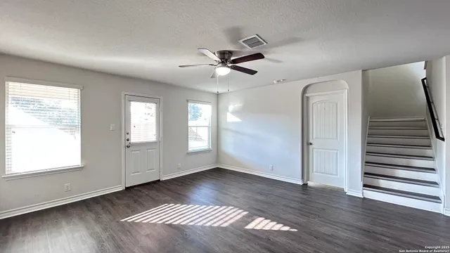 $2,175 | 423 Fly Catcher, San Antonio, TX 78253