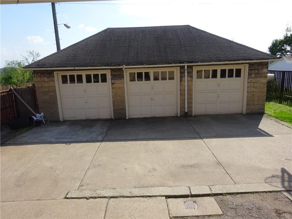 2917 Middletown Road Pittsburgh, PA 15204 - Photo 3 of 6 Gallery Image 3