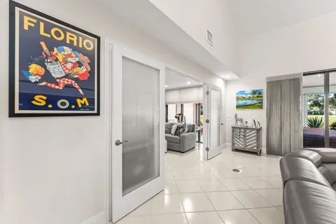 $599,900 | 37 Clubhouse Lane, Boynton Beach, FL 33436