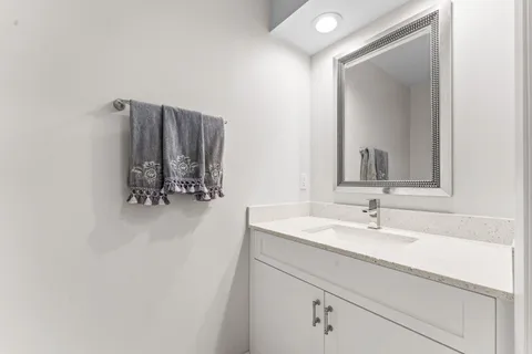 $599,900 | 37 Clubhouse Lane, Boynton Beach, FL 33436