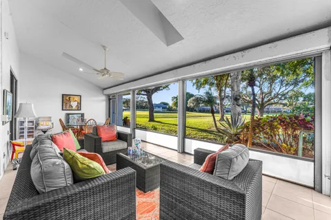 $599,900 | 37 Clubhouse Lane, Boynton Beach, FL 33436