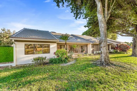 $599,900 | 37 Clubhouse Lane, Boynton Beach, FL 33436