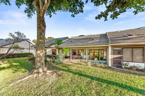 $599,900 | 37 Clubhouse Lane, Boynton Beach, FL 33436
