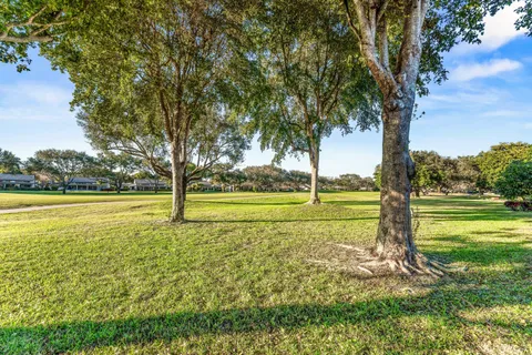 $599,900 | 37 Clubhouse Lane, Boynton Beach, FL 33436