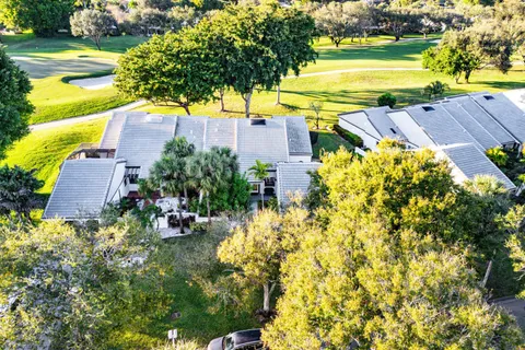 $599,900 | 37 Clubhouse Lane, Boynton Beach, FL 33436