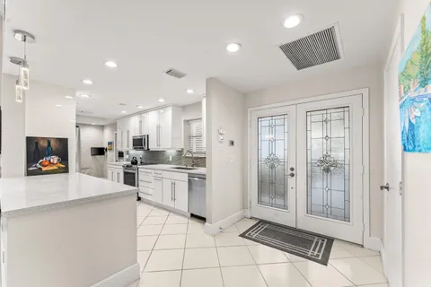 $599,900 | 37 Clubhouse Lane, Boynton Beach, FL 33436