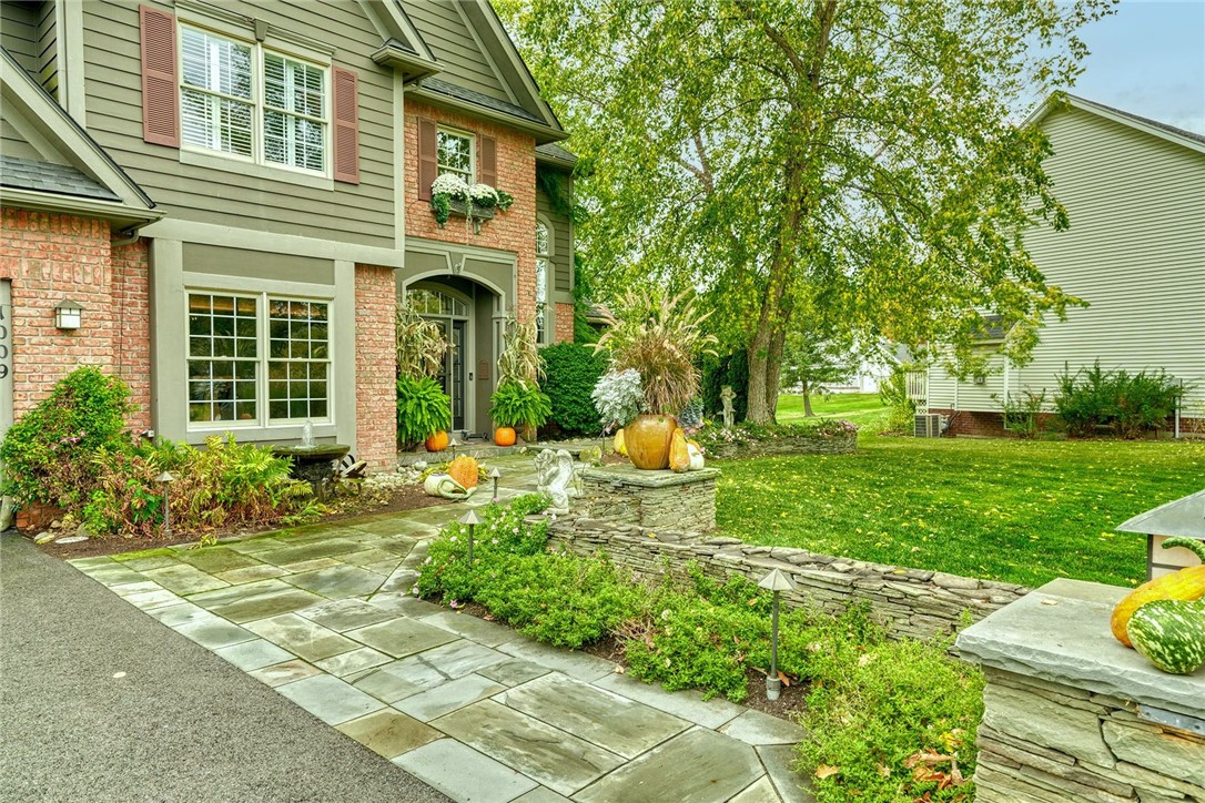 1009 Wickerton Lane Webster, NY 14580 - Photo 2 of 40