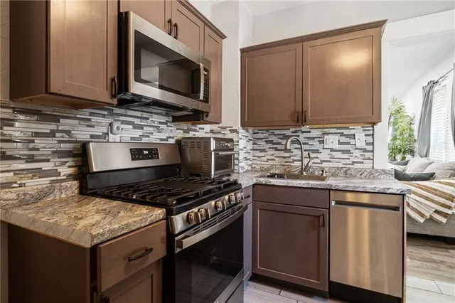 $160,000 | 1025 Greeley Avenue, Kansas City, KS 66104