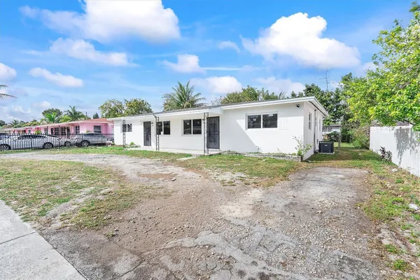 $2,500 | 1061 Northwest 108th Terrace, Unit 1063, Miami, FL 33168