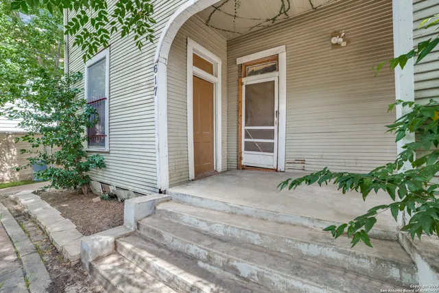 $250,000 | 617 Dawson Street, San Antonio, TX 78202