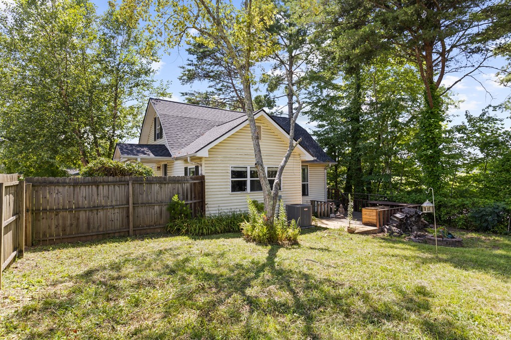 282 East 2nd Street Blue Ridge, GA 30513 - Photo 16 of 18