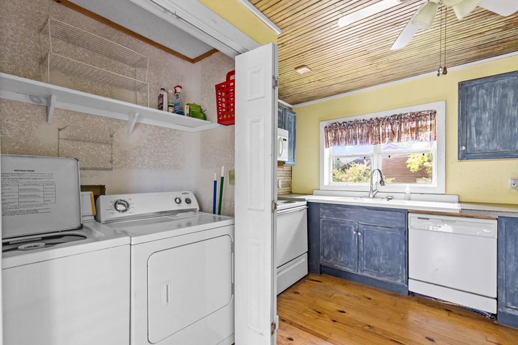 282 East 2nd Street Blue Ridge, GA 30513 - Photo 9 of 18