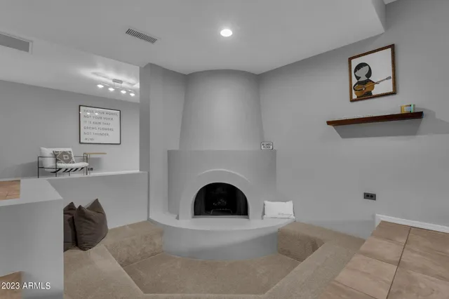 $4,000 | 4611 East Desert Drive, Phoenix, AZ 85044