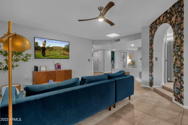 $4,000 | 4611 East Desert Drive, Phoenix, AZ 85044