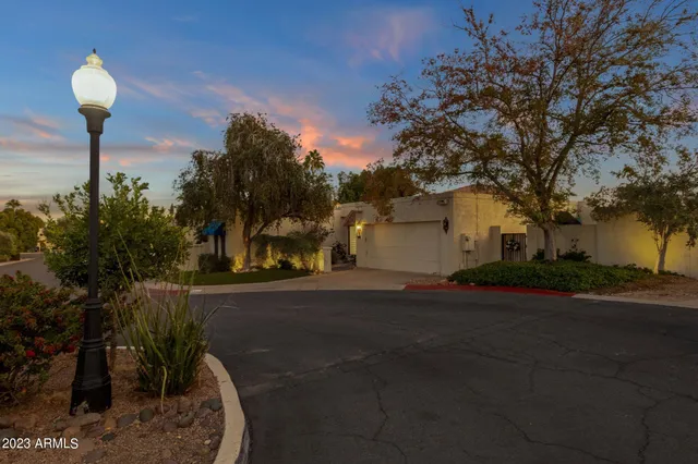 $4,000 | 4611 East Desert Drive, Phoenix, AZ 85044