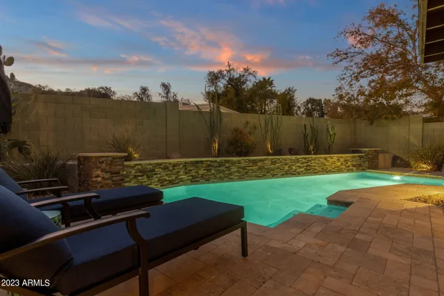 $4,000 | 4611 East Desert Drive, Phoenix, AZ 85044