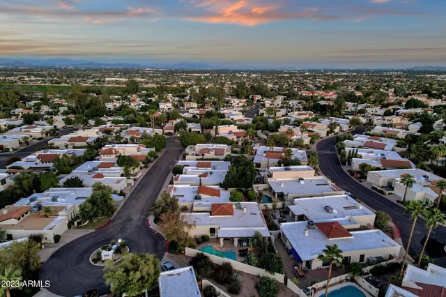 $4,000 | 4611 East Desert Drive, Phoenix, AZ 85044