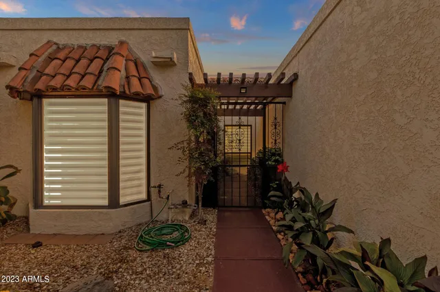 $4,000 | 4611 East Desert Drive, Phoenix, AZ 85044