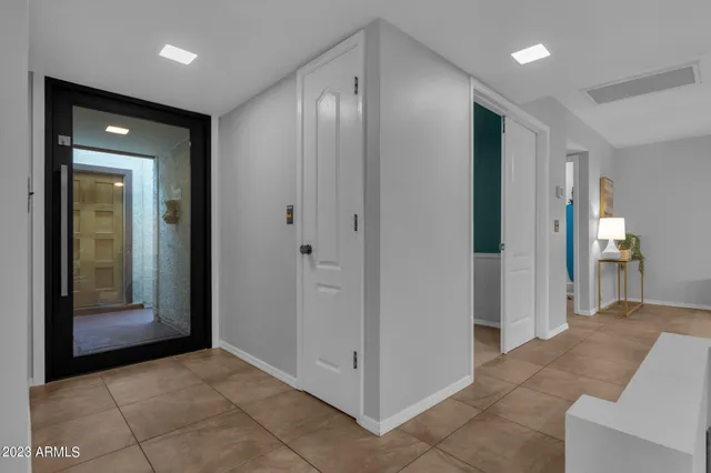 $4,000 | 4611 East Desert Drive, Phoenix, AZ 85044