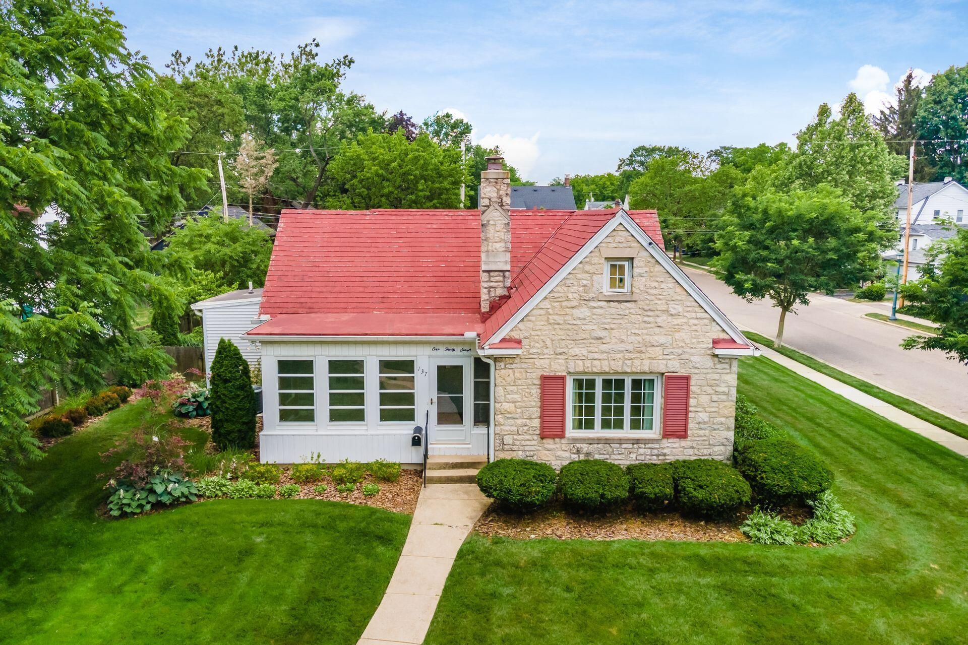 137 North Remington Road Columbus, OH 43209 - Photo 3 of 59