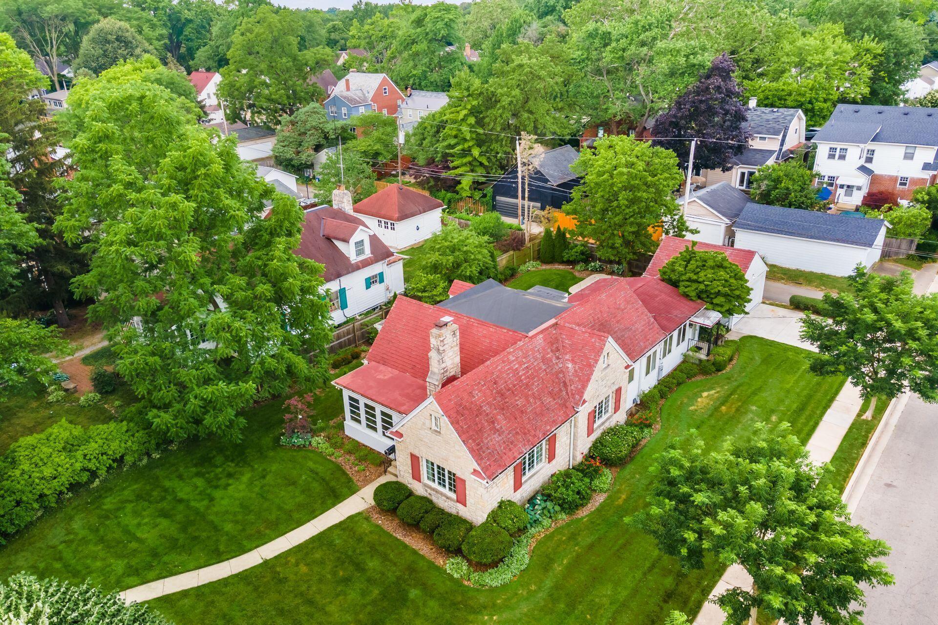 137 North Remington Road Columbus, OH 43209 - Photo 4 of 59