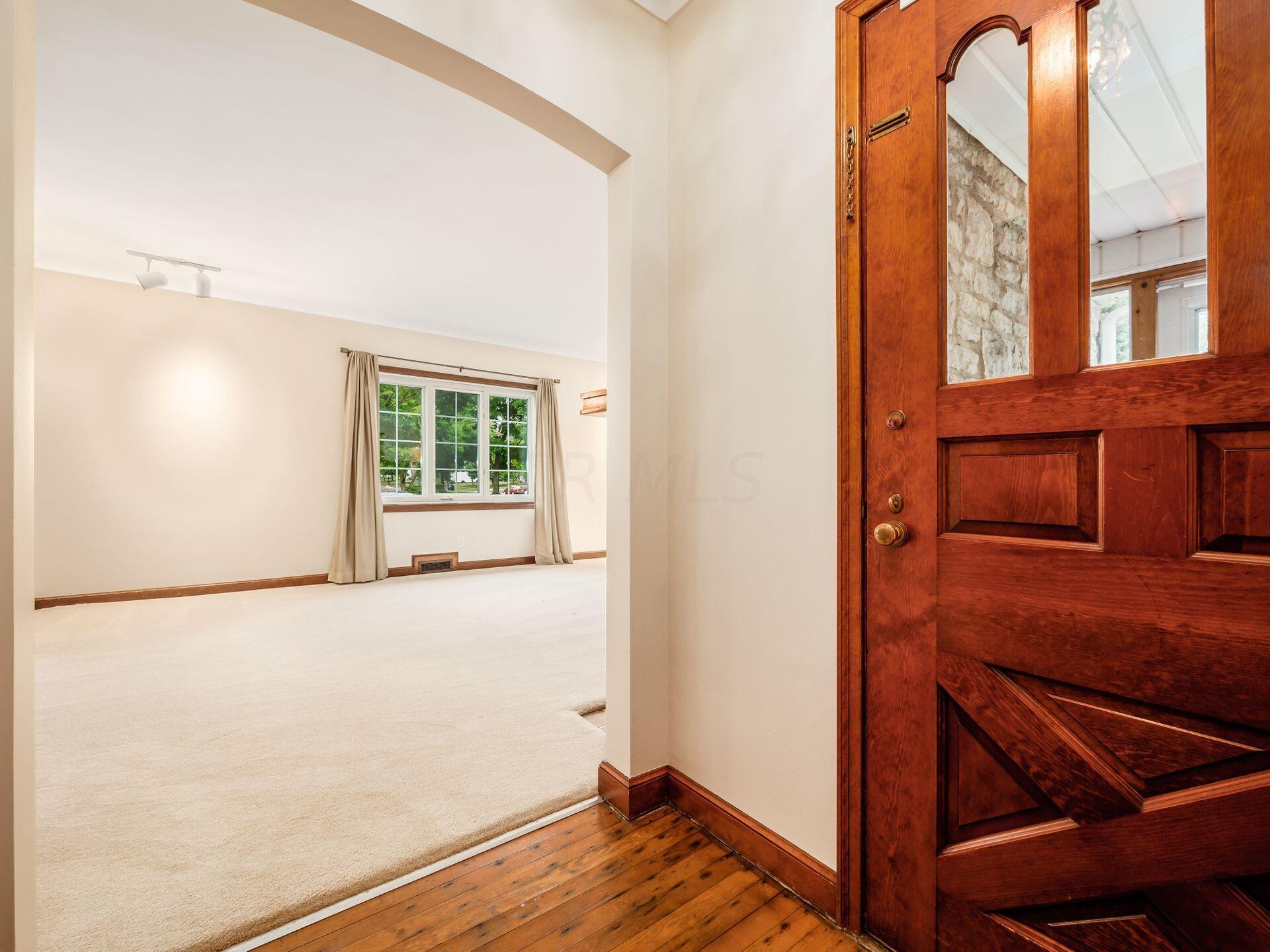 137 North Remington Road Columbus, OH 43209 - Photo 8 of 59