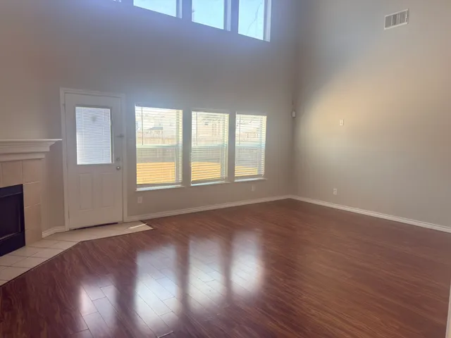 $2,300 | 17811 Oakridge Canyon Lane, Richmond, TX 77407