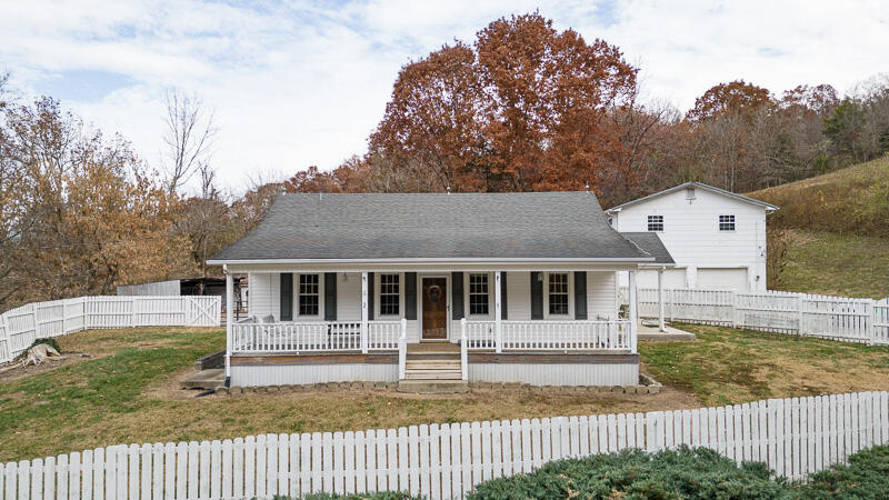2750 South Wesley Chapel Road Greeneville, TN 37745 - Photo 1 of 31 001--SMALL