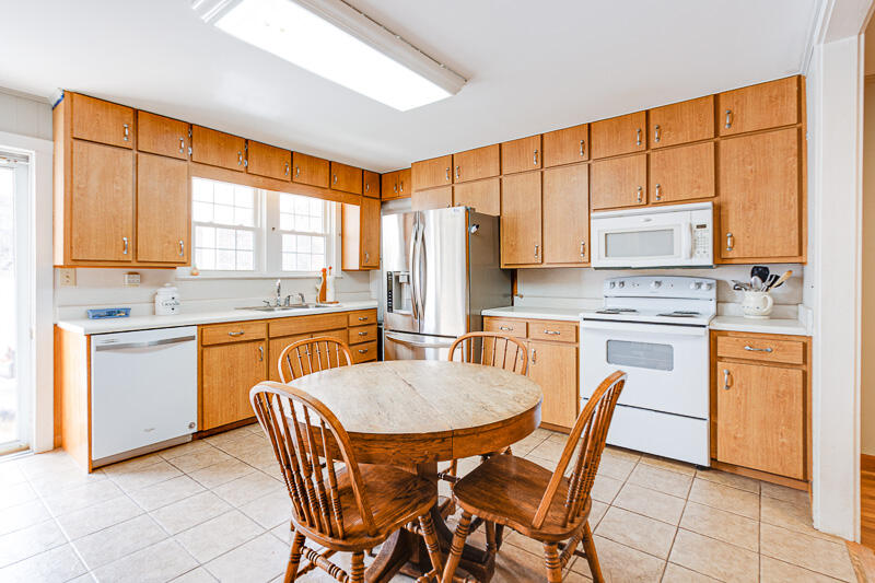 2750 South Wesley Chapel Road Greeneville, TN 37745 - Photo 11 of 31 011--SMALL