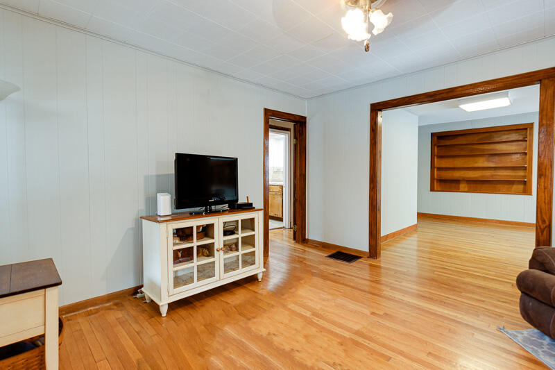 2750 South Wesley Chapel Road Greeneville, TN 37745 - Photo 13 of 31 013--SMALL (1)