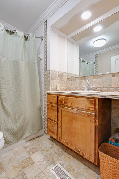 2750 South Wesley Chapel Road Greeneville, TN 37745 - Photo 17 of 31 017--SMALL