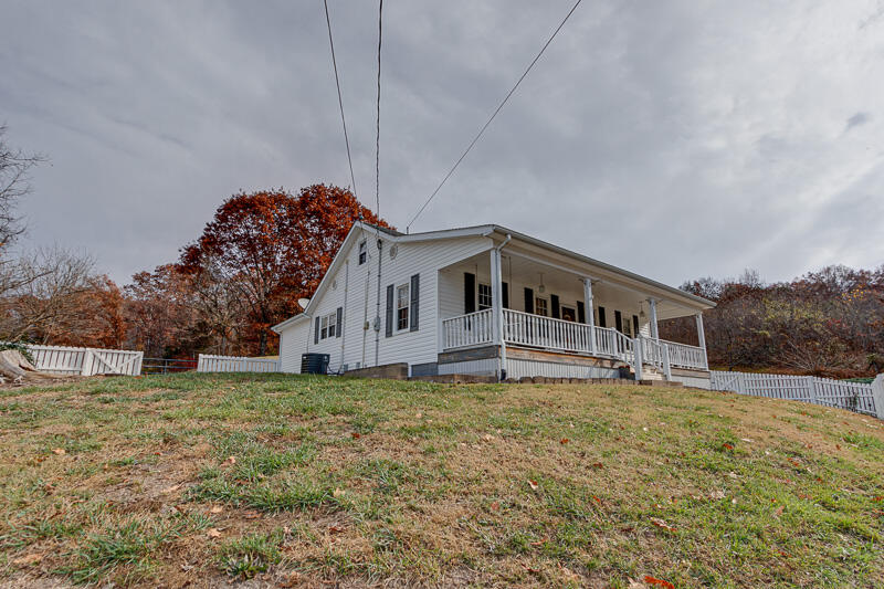 2750 South Wesley Chapel Road Greeneville, TN 37745 - Photo 5 of 31 005--SMALL