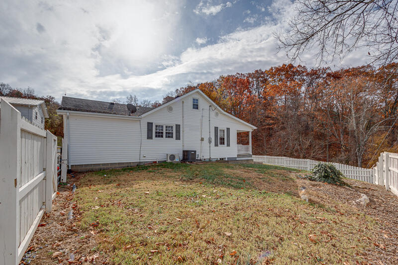 2750 South Wesley Chapel Road Greeneville, TN 37745 - Photo 6 of 31 006--SMALL