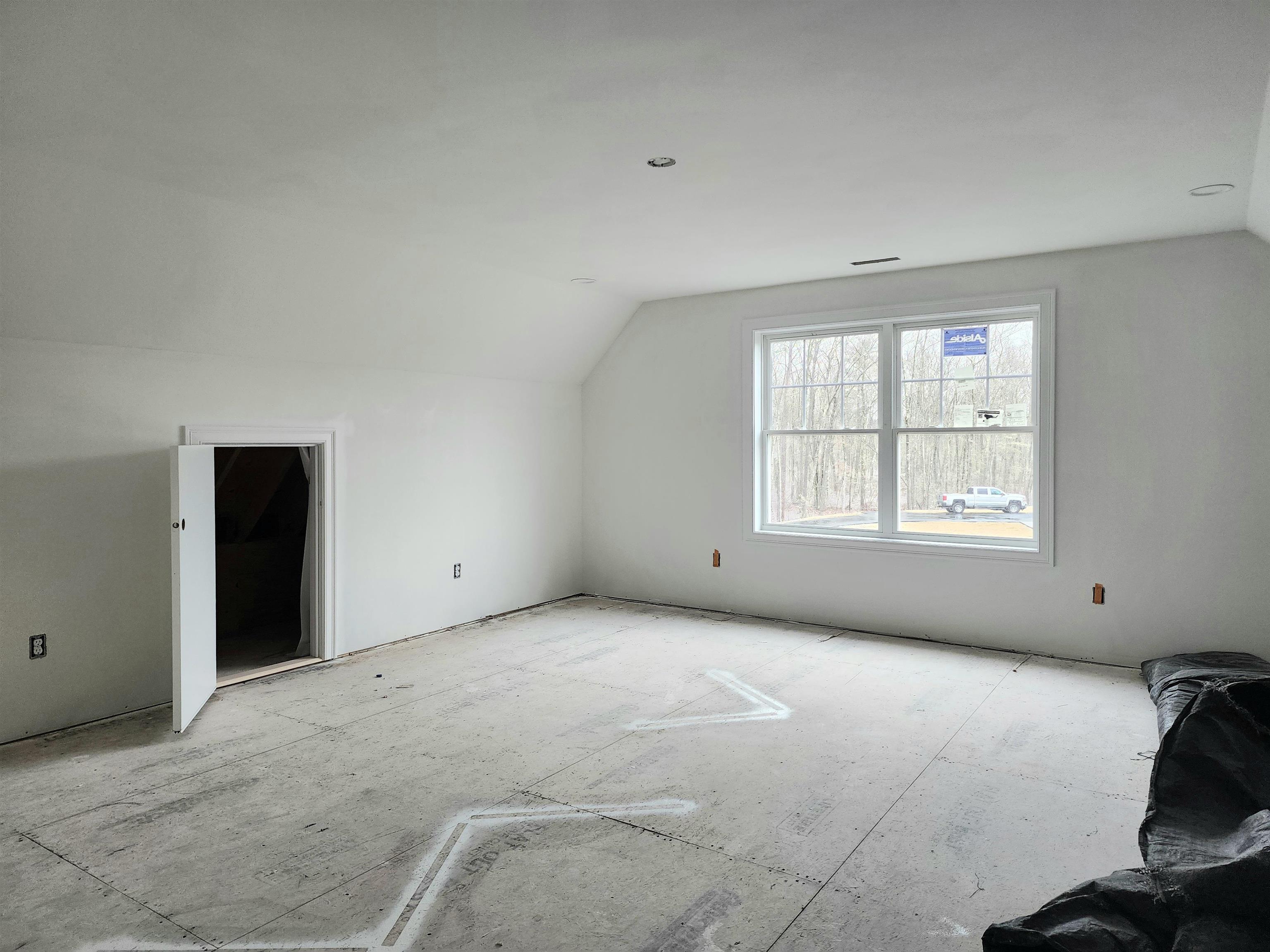 38 Daniel Road Derry, NH 03038 - Photo 11 of 14