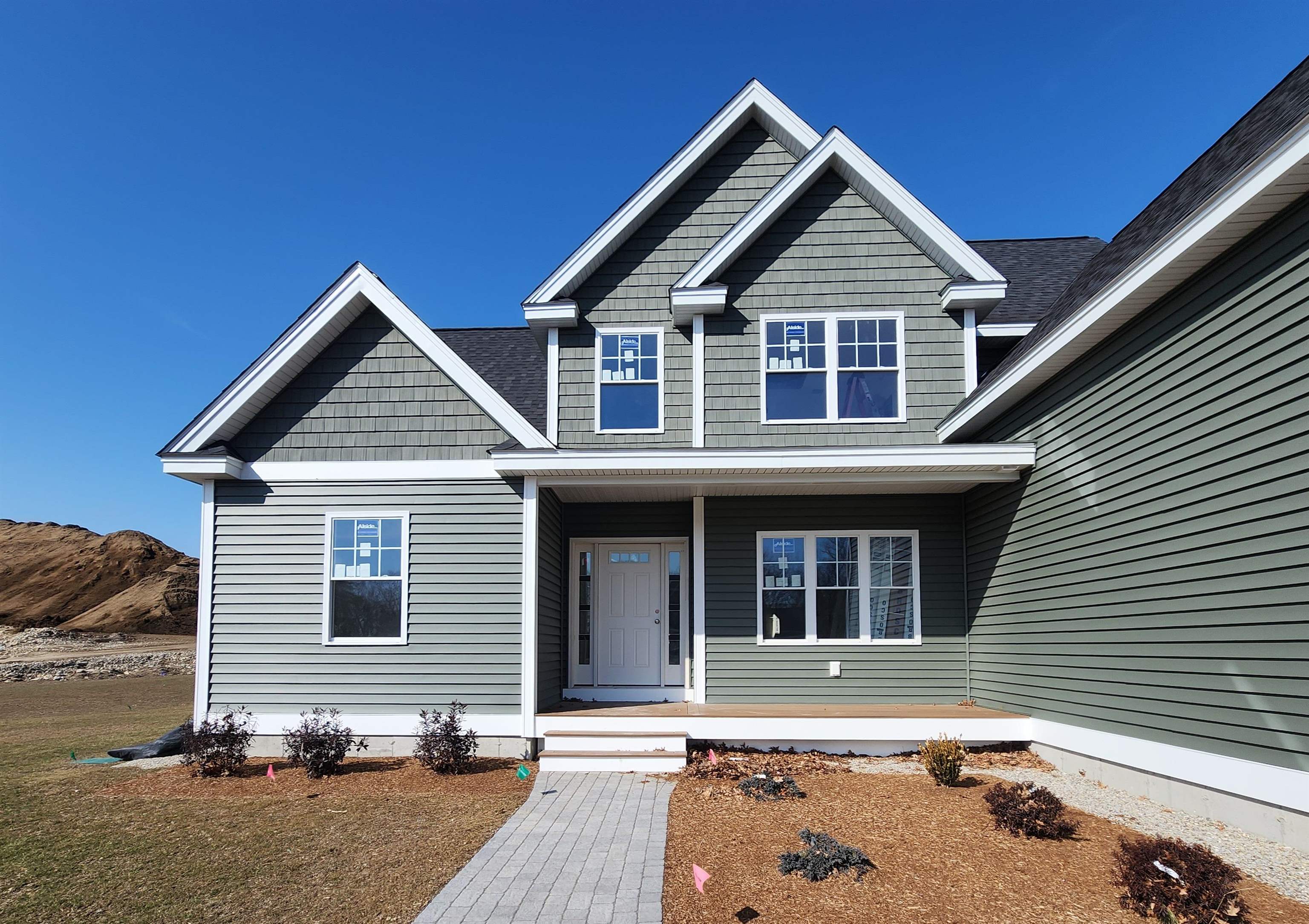 38 Daniel Road Derry, NH 03038 - Photo 3 of 14