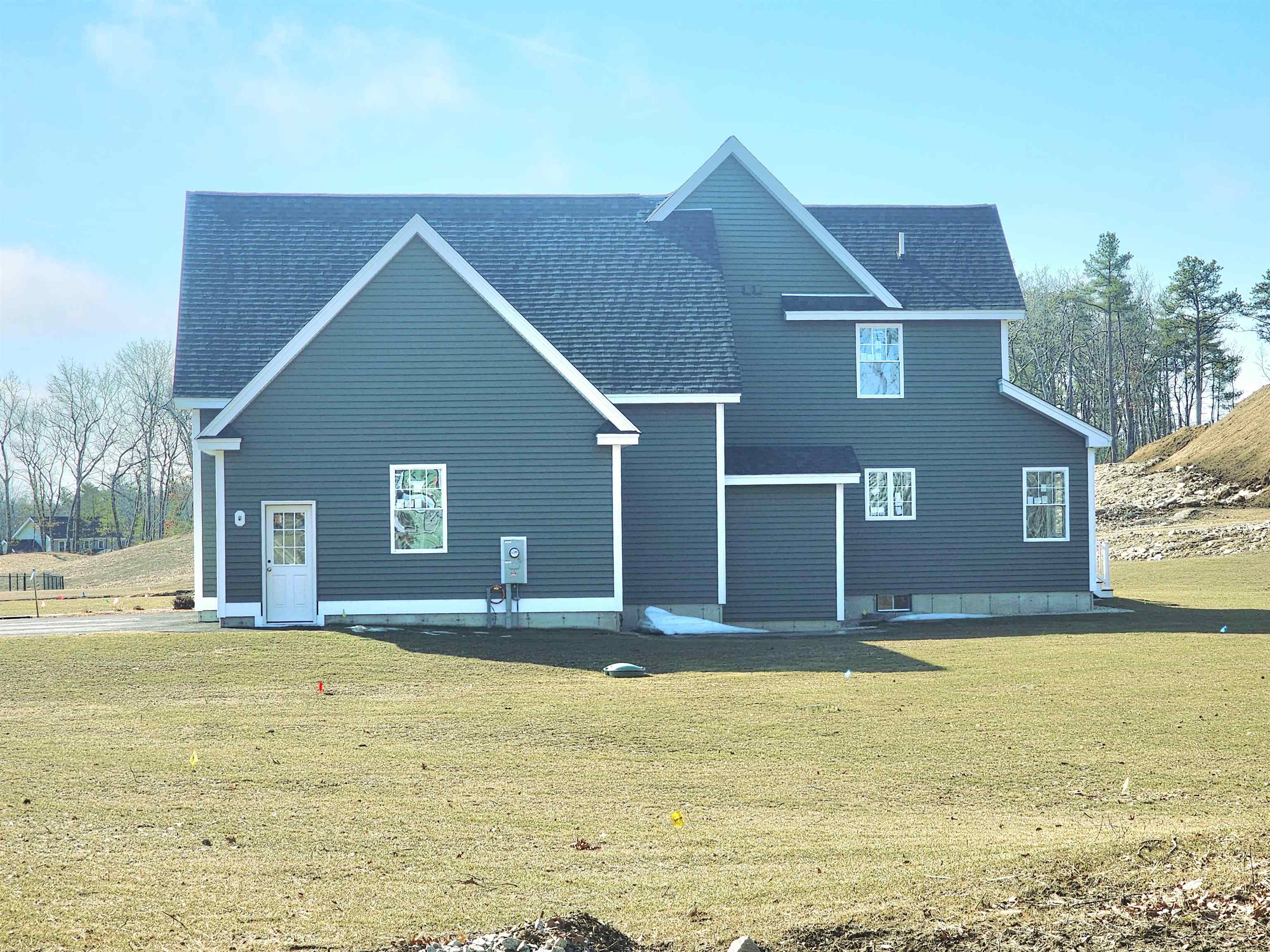 38 Daniel Road Derry, NH 03038 - Photo 4 of 14