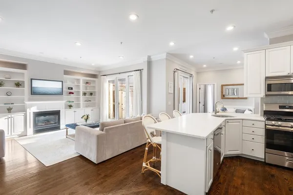 $1,249,000 | 232 Bunker Hill Street, Unit 1, Boston, MA 02129