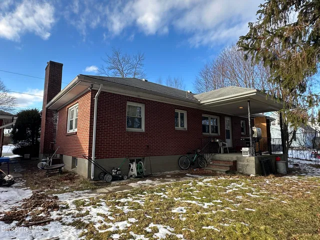 $259,900 | 14 Calumet Street, Pittsfield, MA 01201