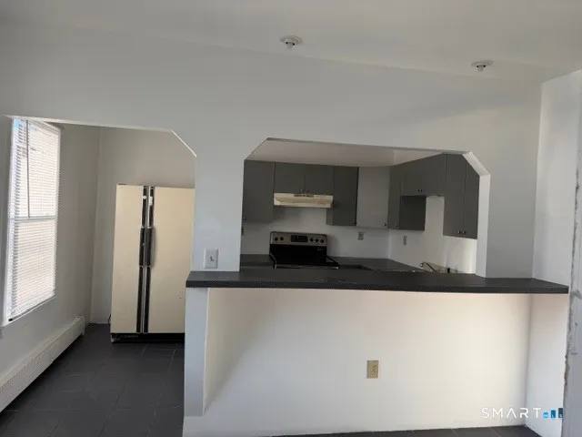 $1,300 | 13 Jefferson Avenue, Unit 1, New London, CT 06320