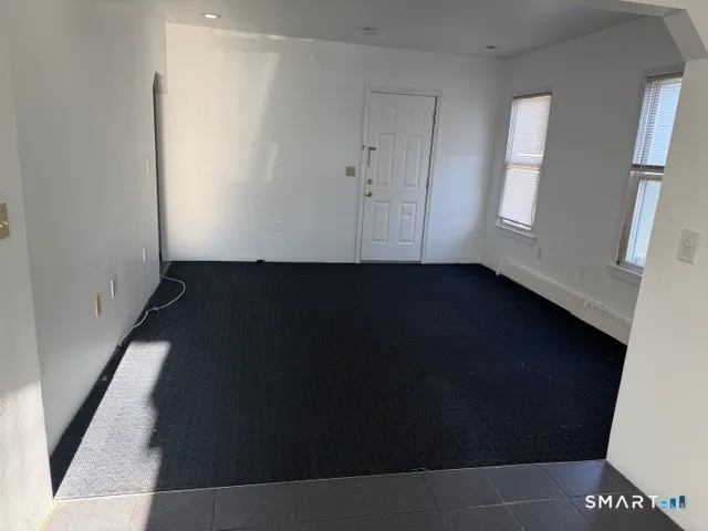 $1,300 | 13 Jefferson Avenue, Unit 1, New London, CT 06320