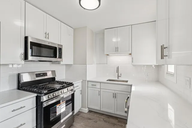 $280,000 | 2413 Country Lane, McHenry, IL 60051