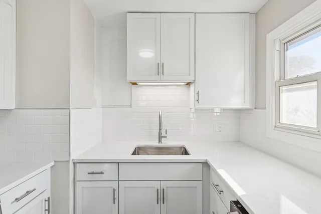 $280,000 | 2413 Country Lane, McHenry, IL 60051