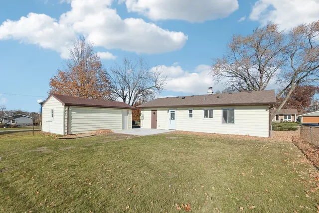$280,000 | 2413 Country Lane, McHenry, IL 60051