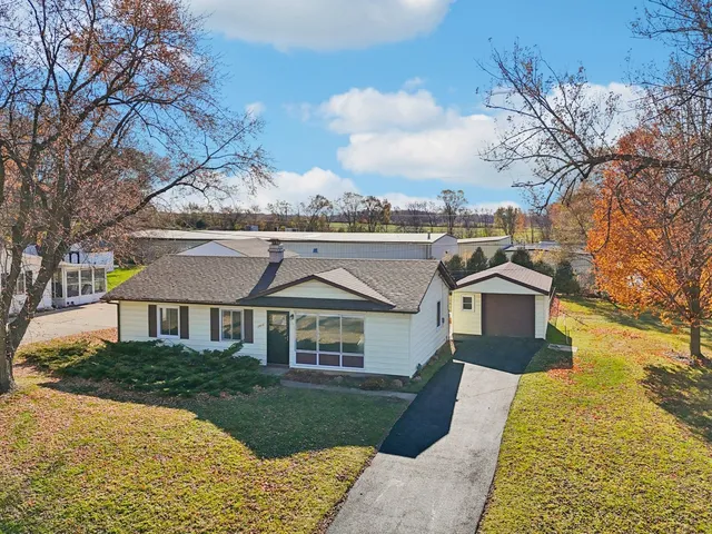 $280,000 | 2413 Country Lane, McHenry, IL 60051