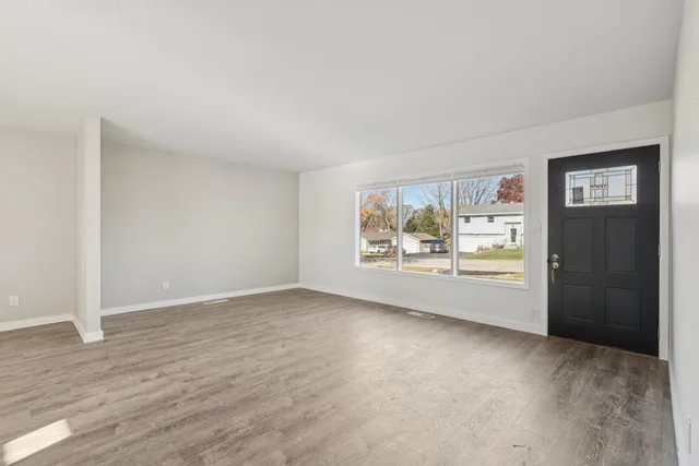 $280,000 | 2413 Country Lane, McHenry, IL 60051