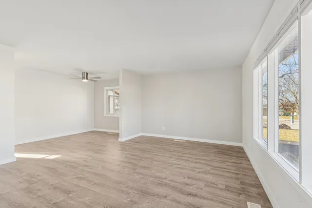 $280,000 | 2413 Country Lane, McHenry, IL 60051