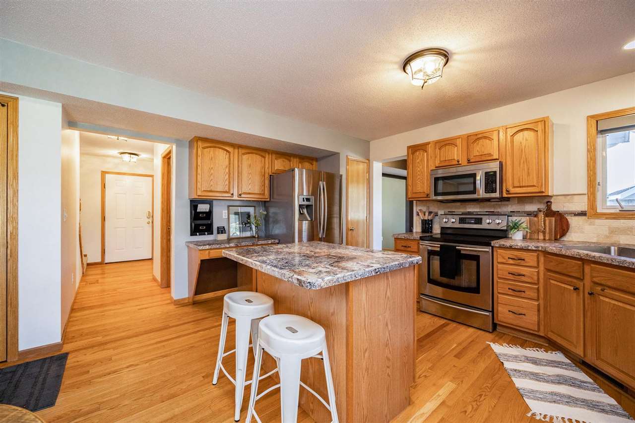 7110 Doubletree Road Northeast Cedar Rapids, IA 52402 - Photo 9 of 45 Gallery Image 9