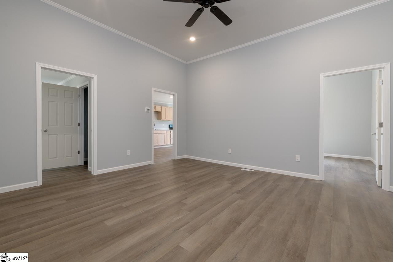 400 North Bell Street Clinton, SC 29325 - Photo 11 of 25