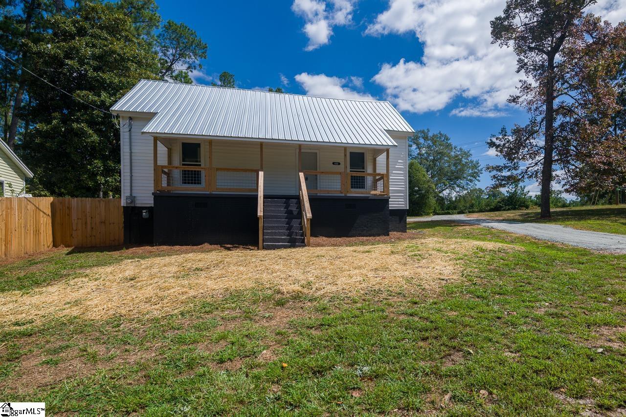 400 North Bell Street Clinton, SC 29325 - Photo 2 of 25