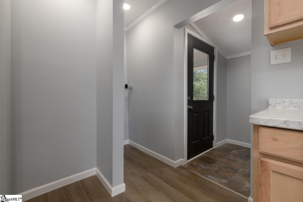 400 North Bell Street Clinton, SC 29325 - Photo 23 of 25